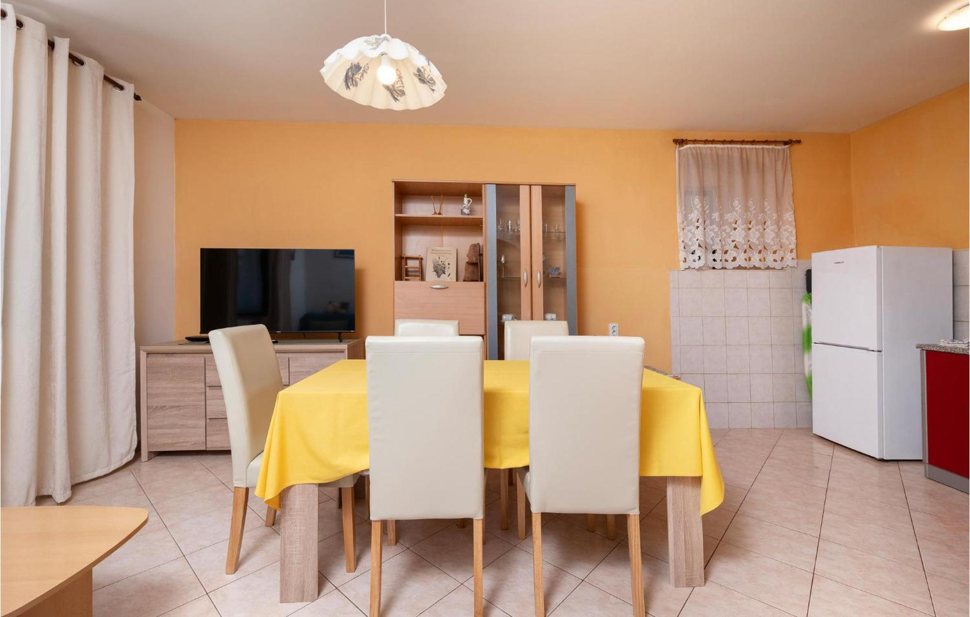 Cozy Apartment In Fazana With Kitchen 외부 사진