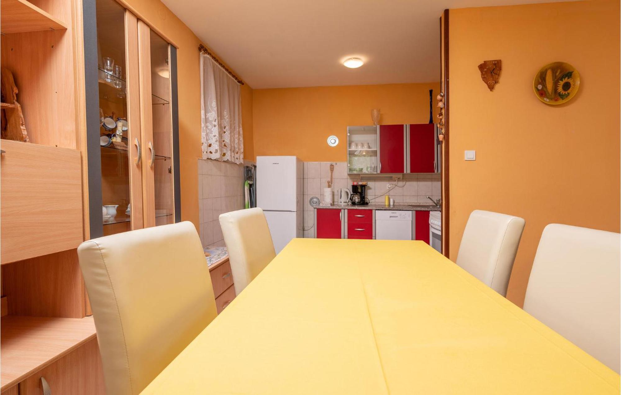 Cozy Apartment In Fazana With Kitchen 외부 사진